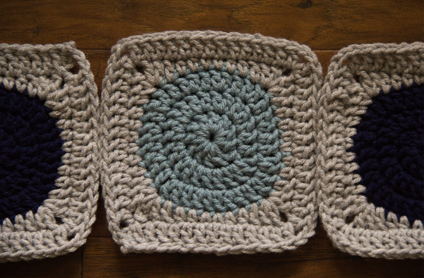 Yarn Tale Collective - [Pattern] - Circle to Square Granny Square - Step-by-Step Tutorial