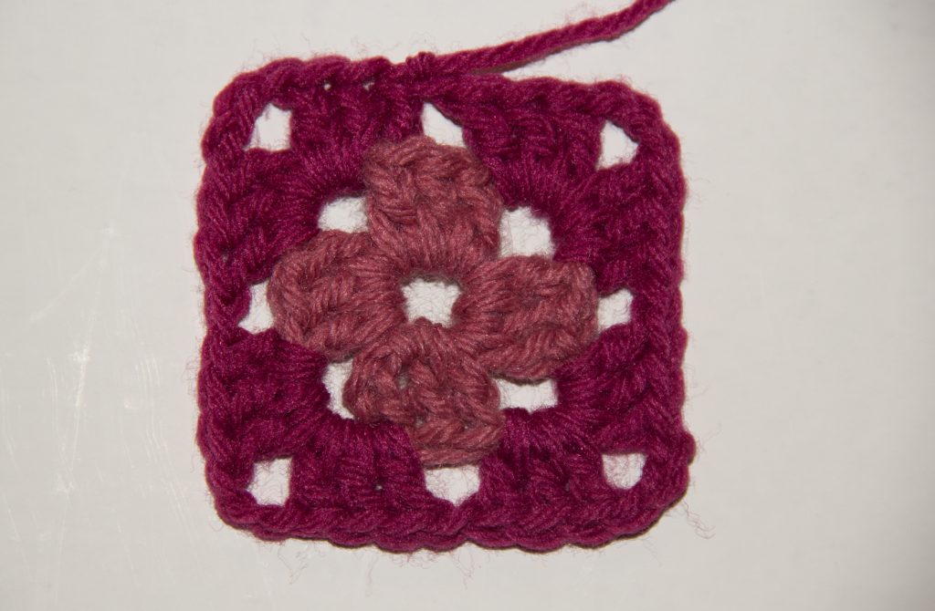 "Multi-Colored Granny Square" - Step-by-Step Tutorial (Round 2)