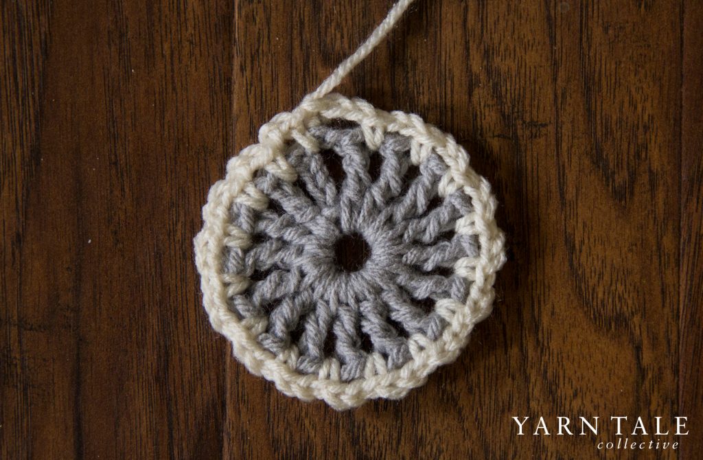 Octagon Wheel Granny - Pattern & Step by Step Tutorial - Yarn Tale Collective