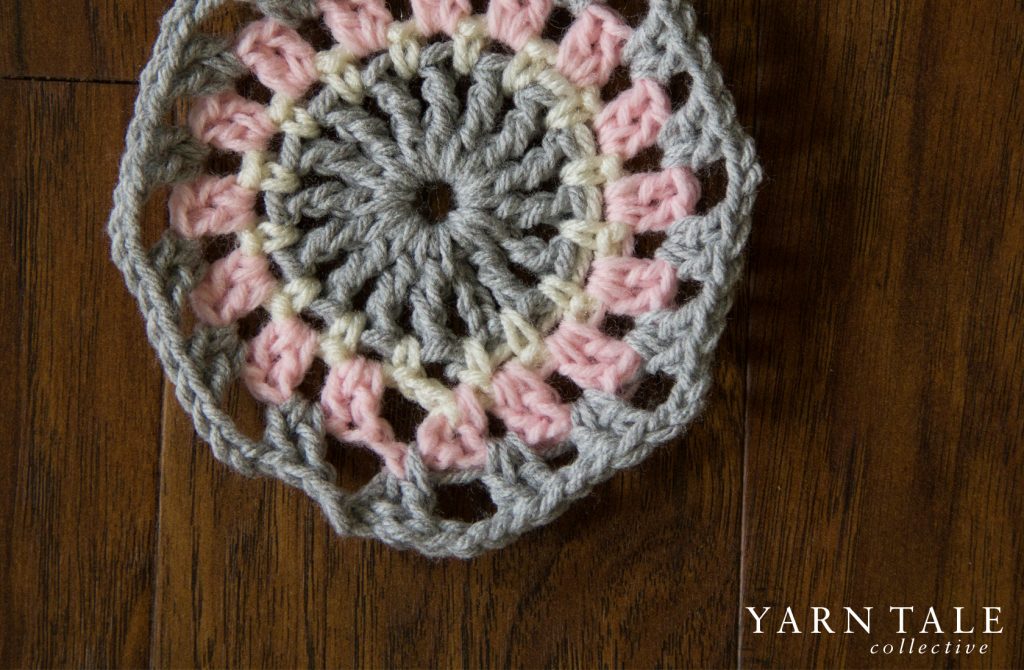 Octagon Wheel Granny - Pattern & Step by Step Tutorial - Yarn Tale Collective