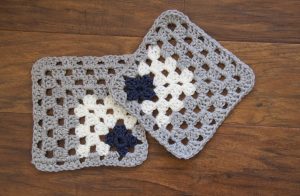 Off-Centered Granny Square - Pattern & Tutorial - Yarn Tale Collective