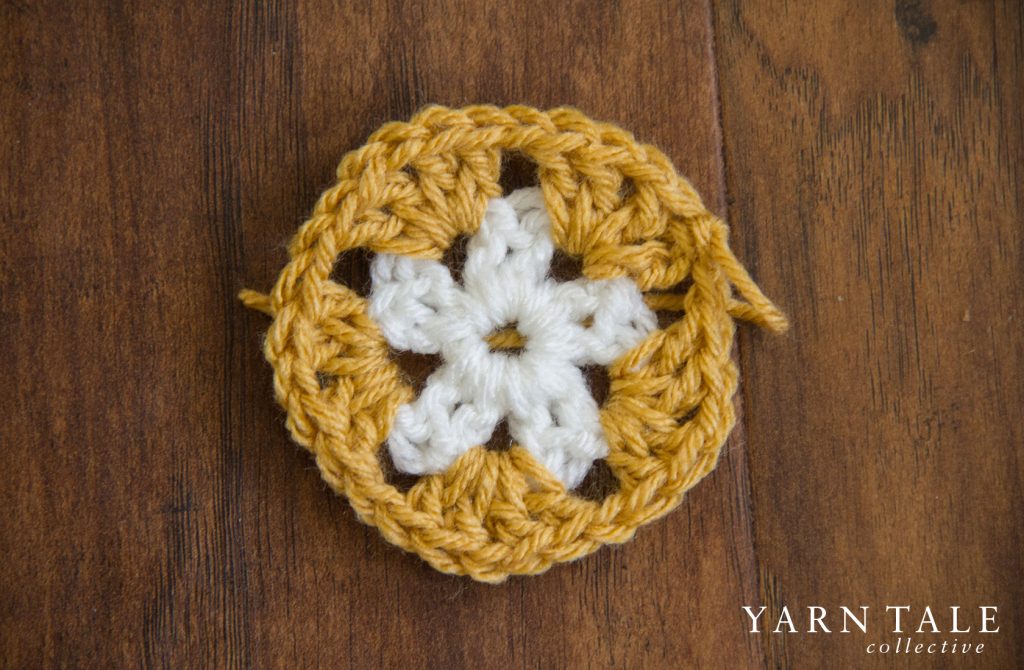 Granny Pentagon - Pattern & Tutorial - Yarn Tale Collective